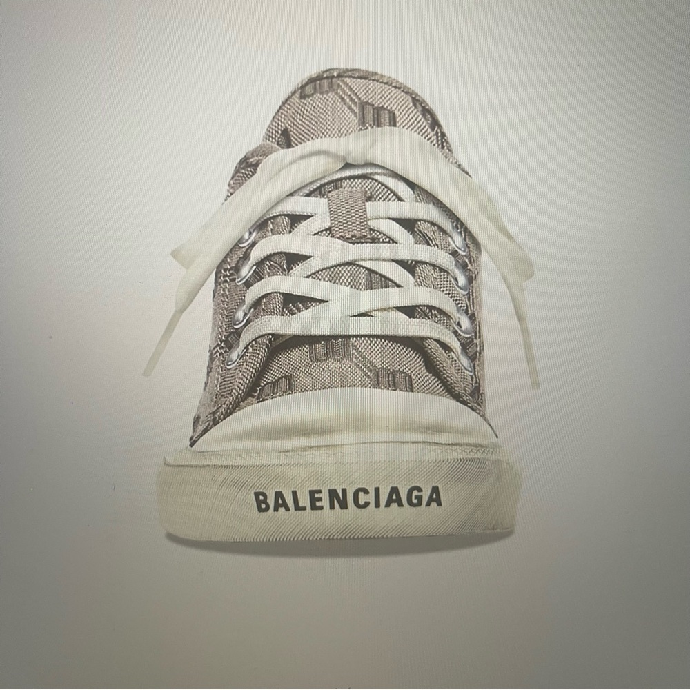 Balenciaga Paris Low Sneakers